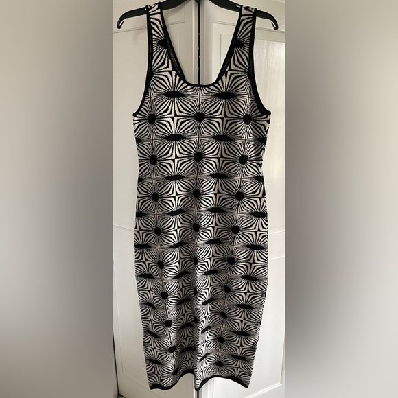 NWT House of Harlow Knit Dress - Picture 5 of 9